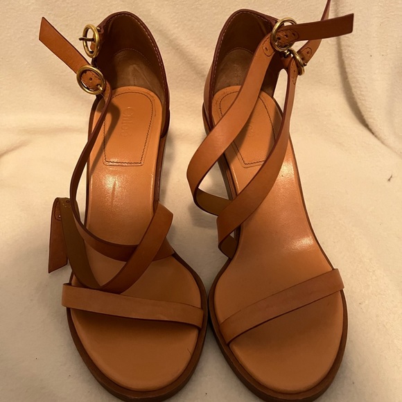 Chloe leather Heels - Picture 1 of 5